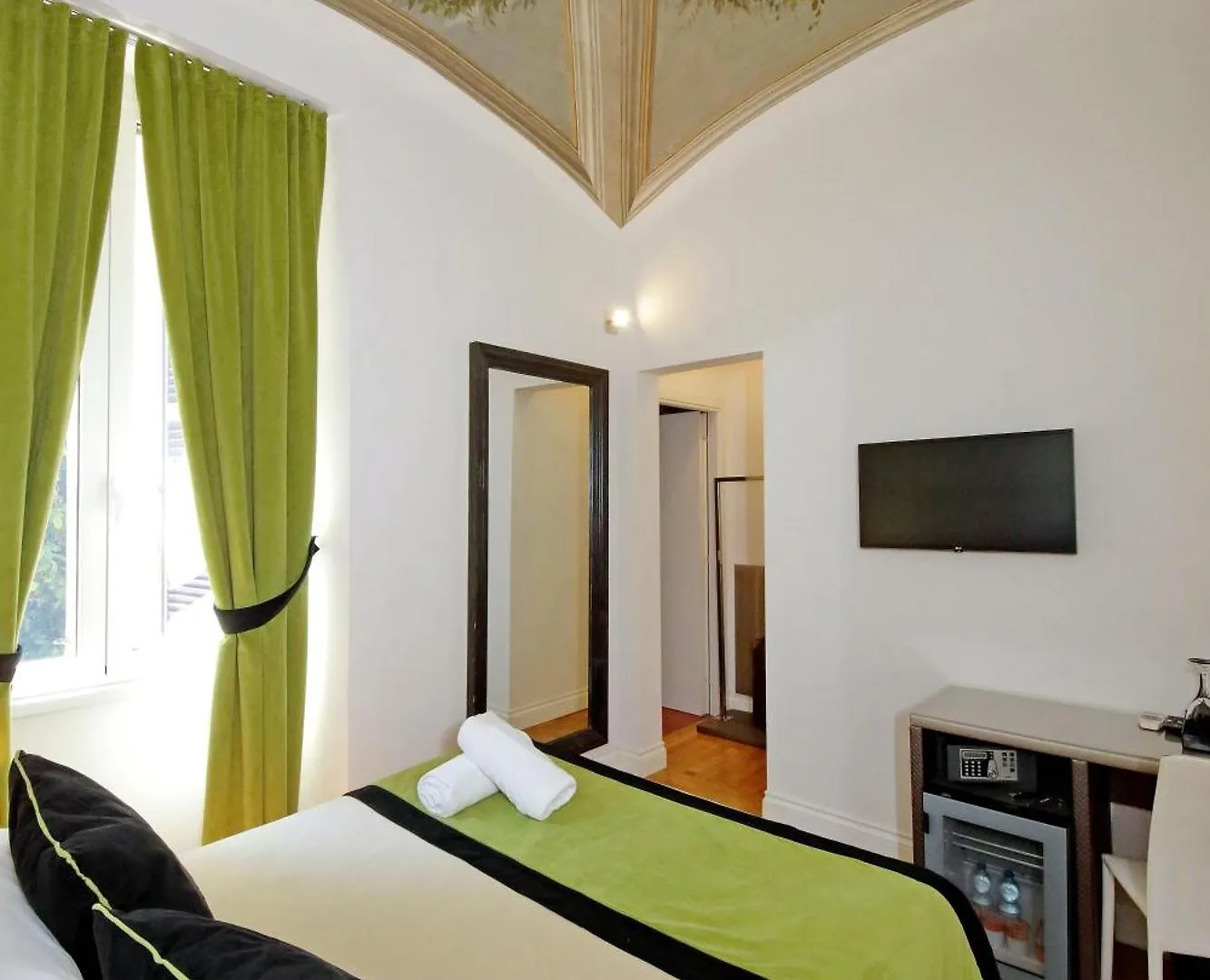Amm Luxury Rooms Rome Italy